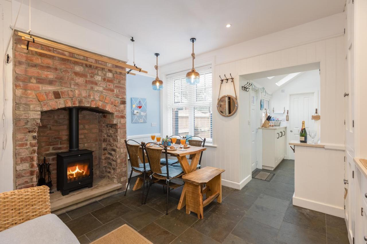 Robin Hood'S Bay Coastguard'S Cottage With A View Exterior photo